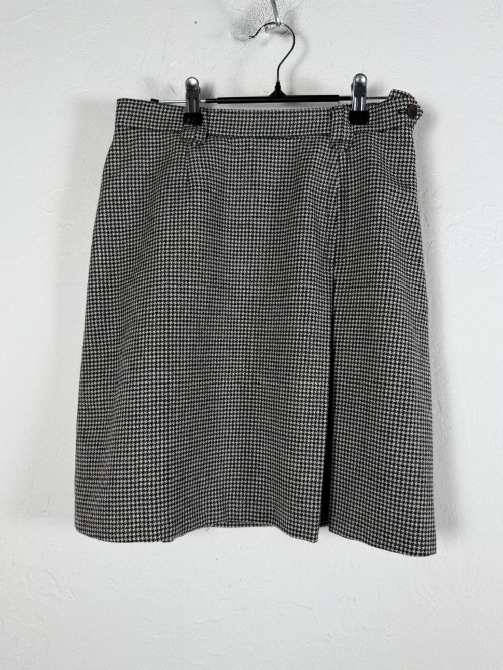 Vintage Madrigal Women Black White Houndstooth Pleated Skirt Size 4 Lined A-Line